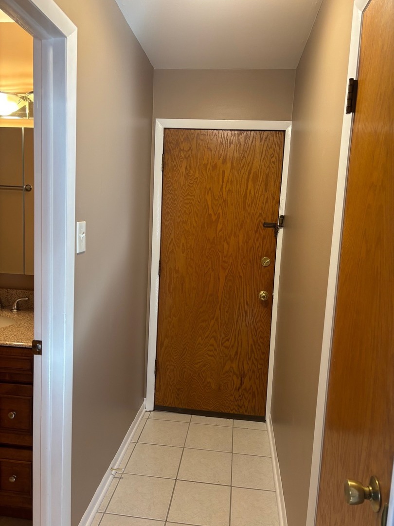 6323 West 64th Place Chicago IL 60638