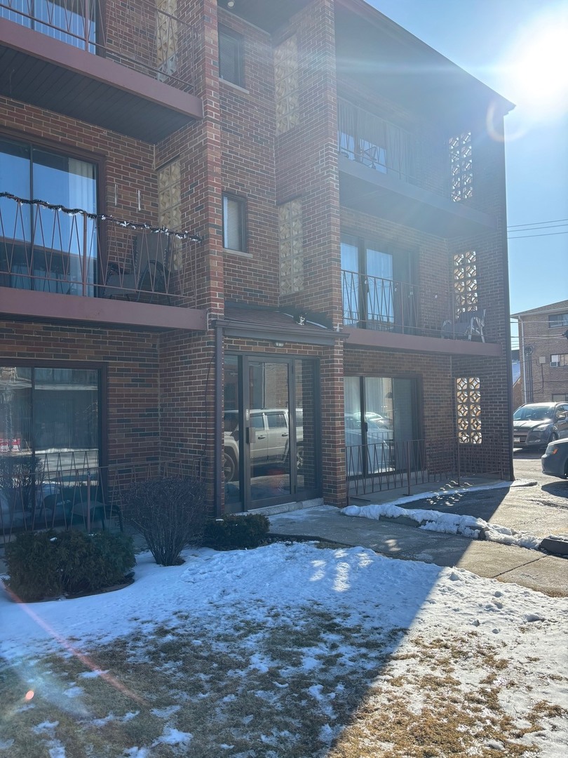 6323 West 64th Place Chicago IL 60638