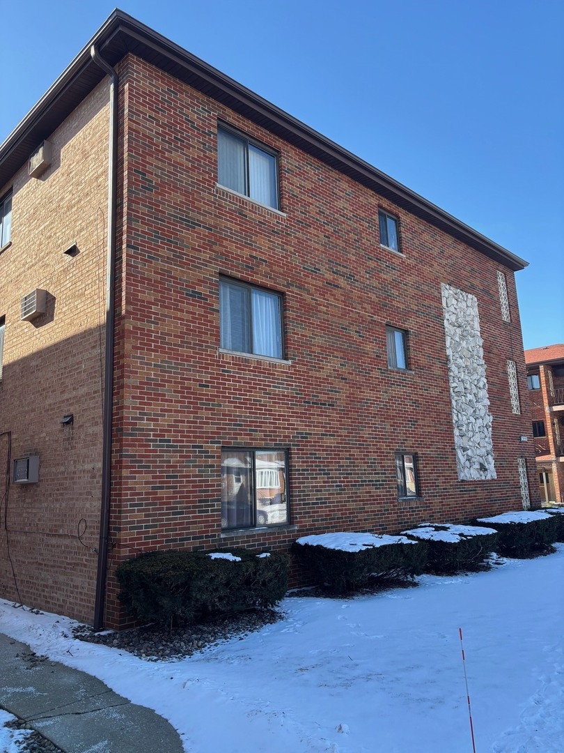 6323 West 64th Place Chicago IL 60638