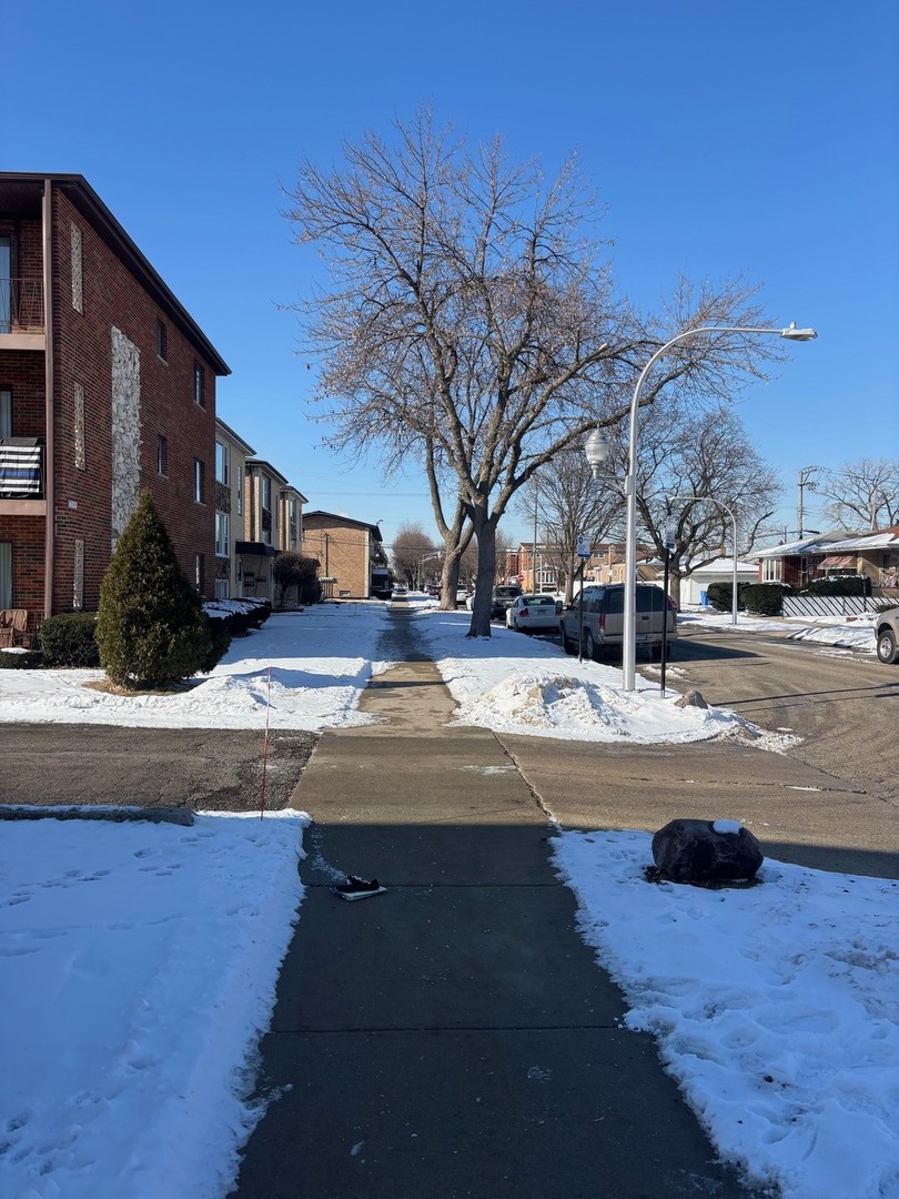 6323 West 64th Place Chicago IL 60638