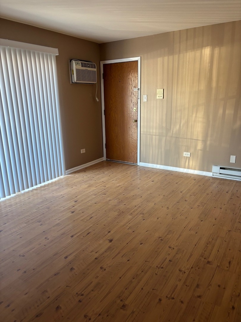 6323 West 64th Place Chicago IL 60638