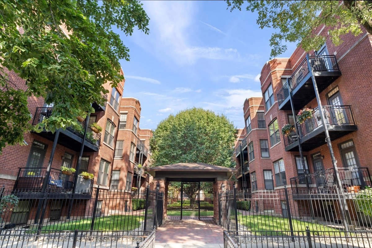 2701 North Mildred Avenue Chicago IL 60614
