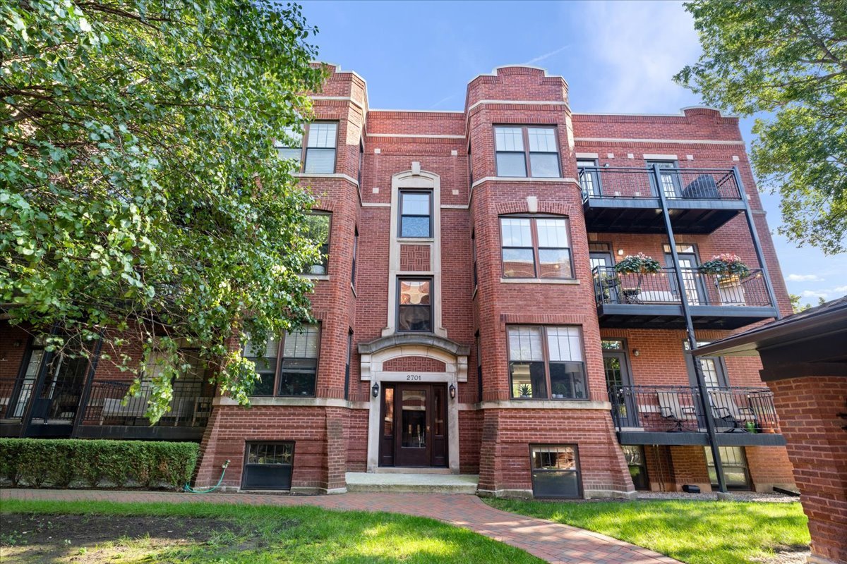 2701 North Mildred Avenue Chicago IL 60614