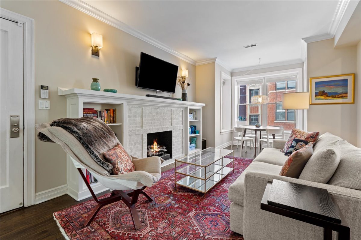2701 North Mildred Avenue Chicago IL 60614