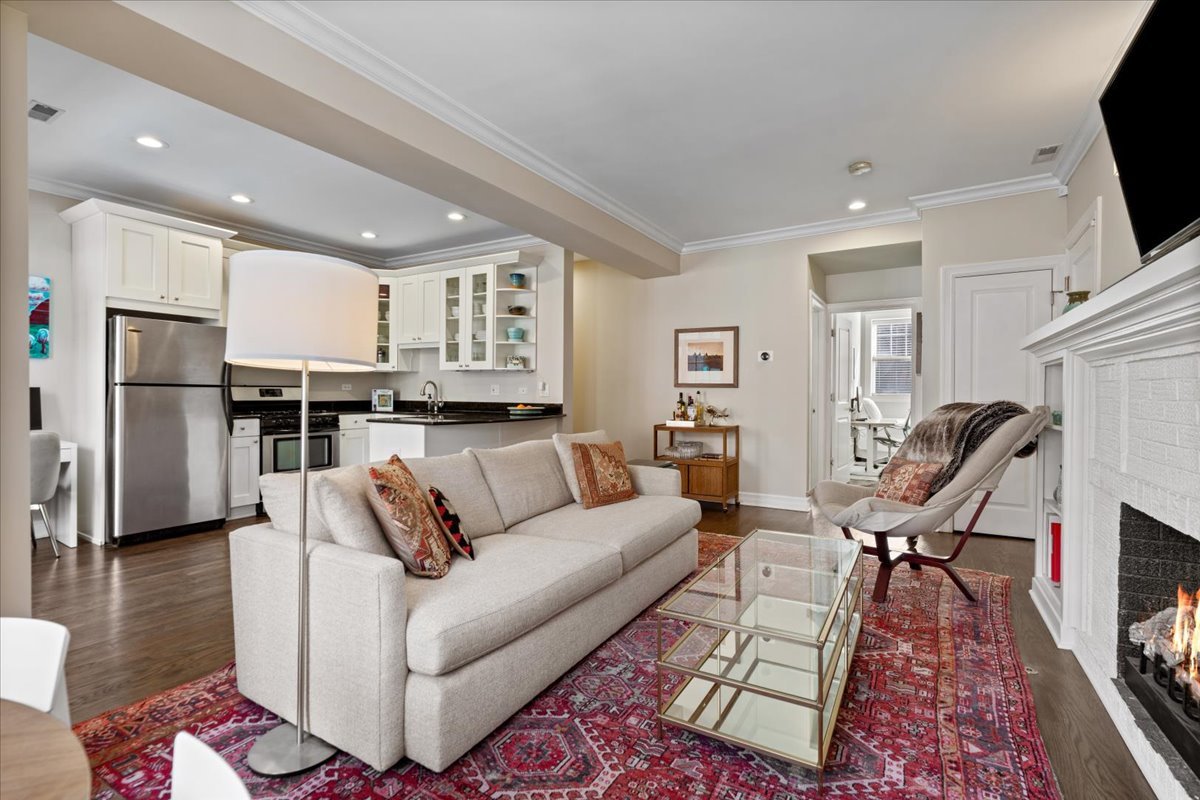 2701 North Mildred Avenue Chicago IL 60614