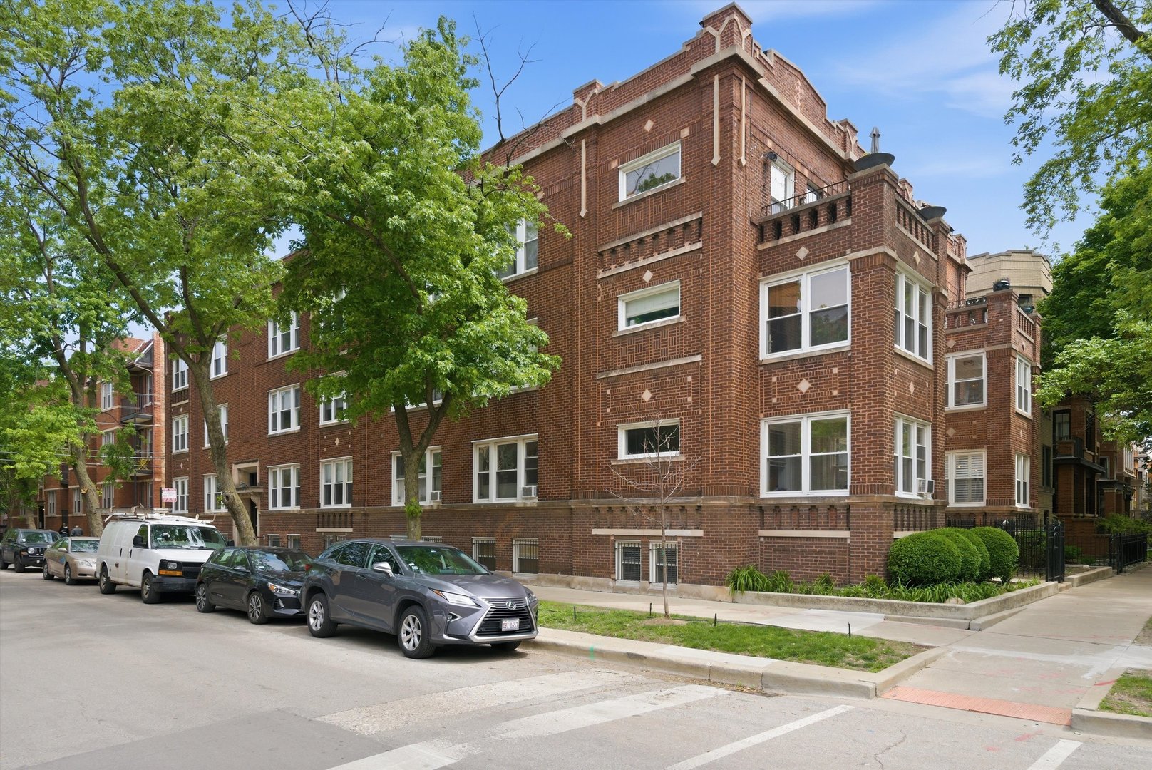 3503 North Lakewood Avenue Chicago IL 60657