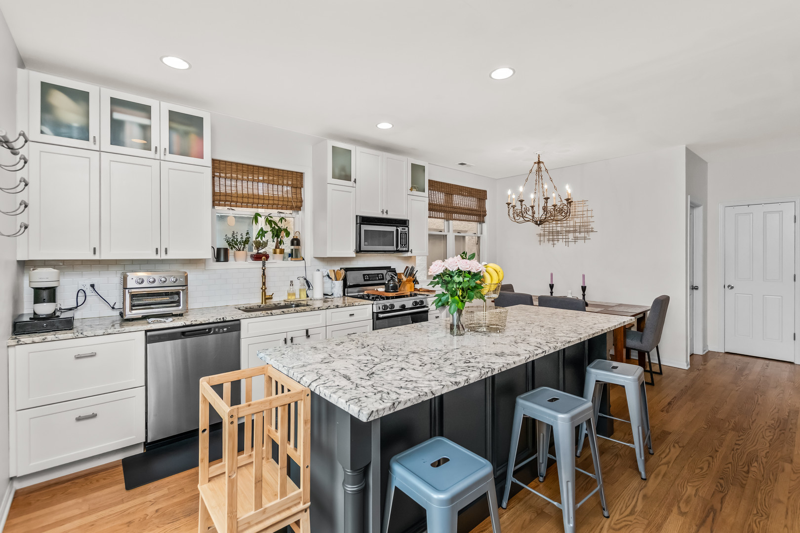 615 North Noble Street Chicago IL 60642