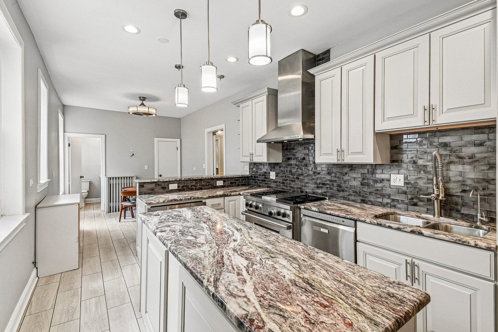 5054 South Woodlawn Avenue Chicago IL 60615
