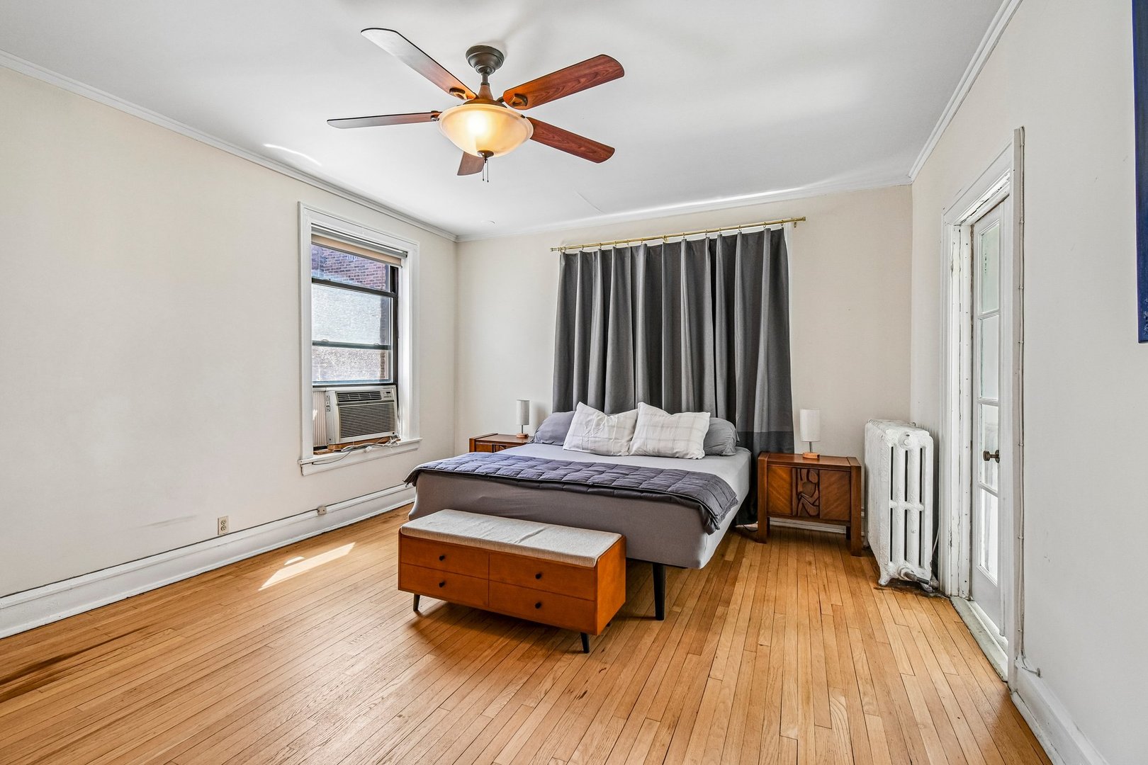 5054 South Woodlawn Avenue Chicago IL 60615