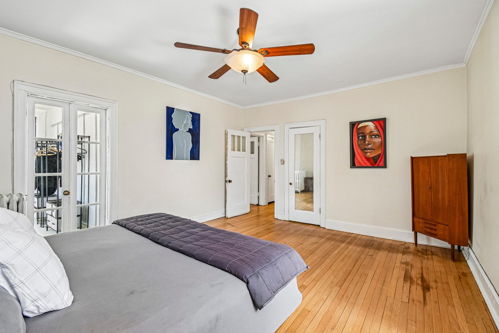 5054 South Woodlawn Avenue Chicago IL 60615