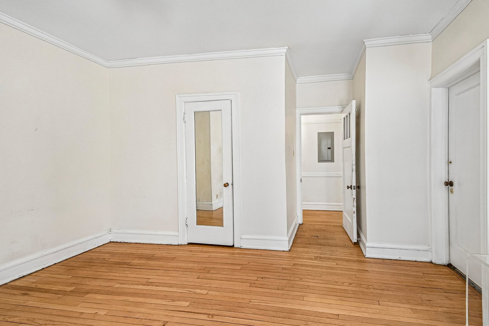 5054 South Woodlawn Avenue Chicago IL 60615