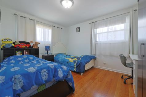 8668 Gregory Lane Des Plaines IL 60016