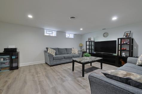 8668 Gregory Lane Des Plaines IL 60016