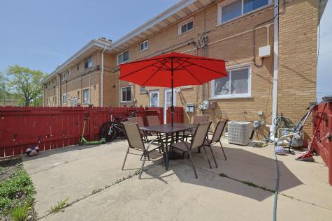8668 Gregory Lane Des Plaines IL 60016