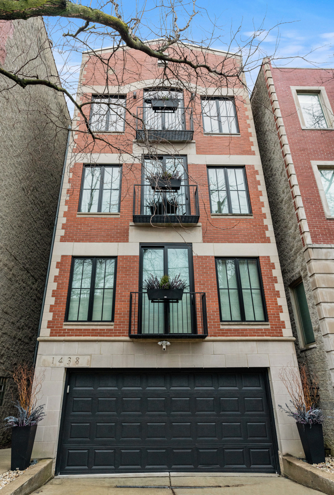 1438 North Wieland Street Chicago IL 60610