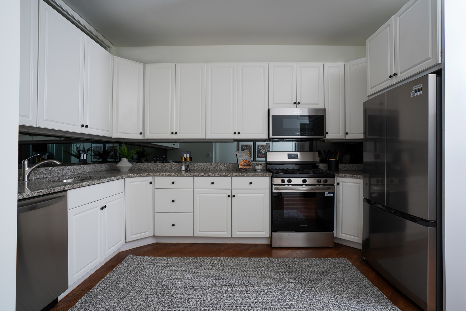 1438 North Wieland Street Chicago IL 60610