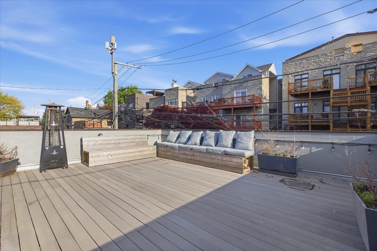 850 West Lill Avenue Chicago IL 60614