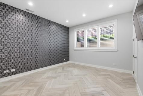 850 West Lill Avenue Chicago IL 60614