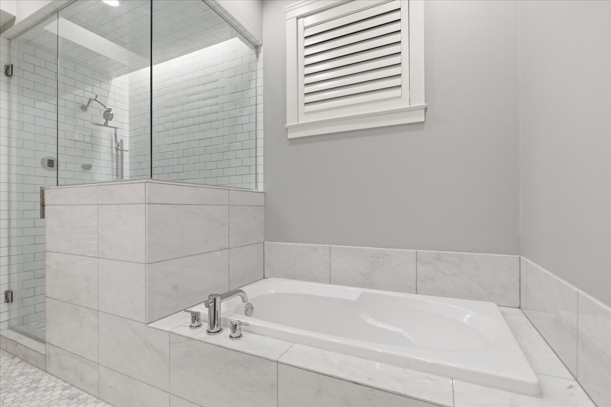 850 West Lill Avenue Chicago IL 60614