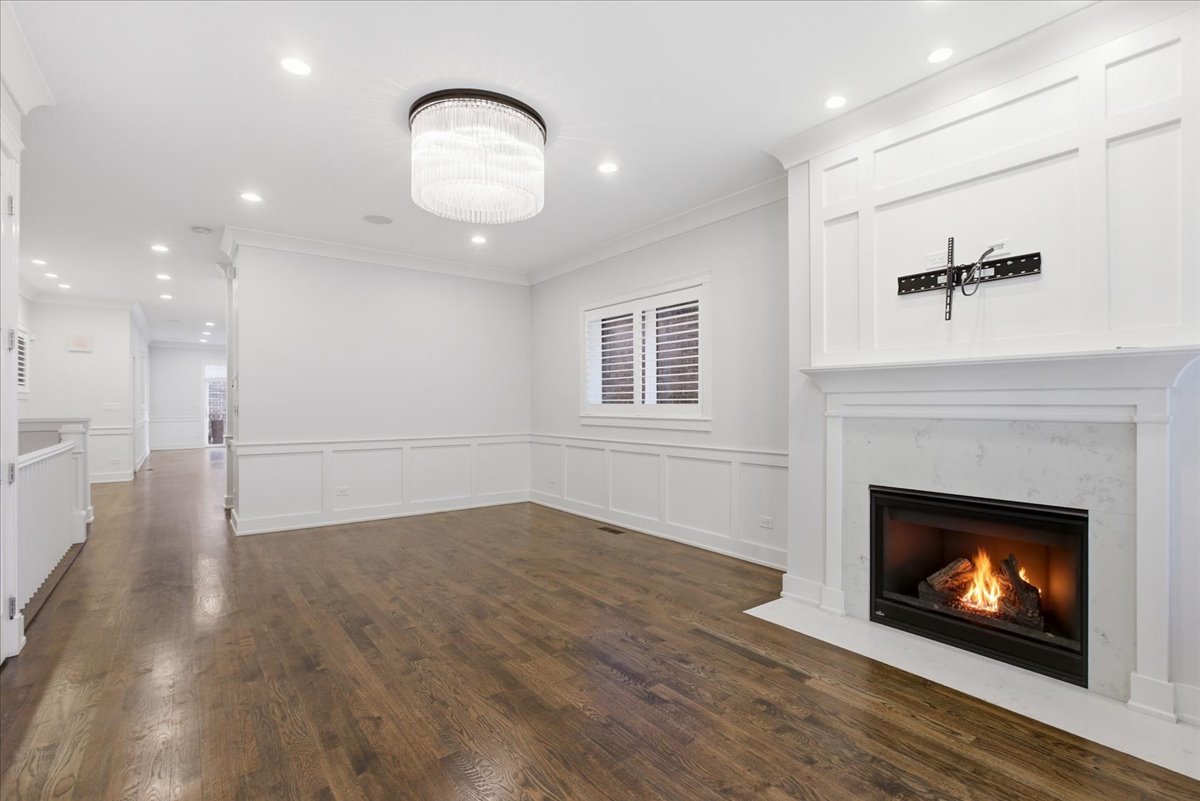 850 West Lill Avenue Chicago IL 60614
