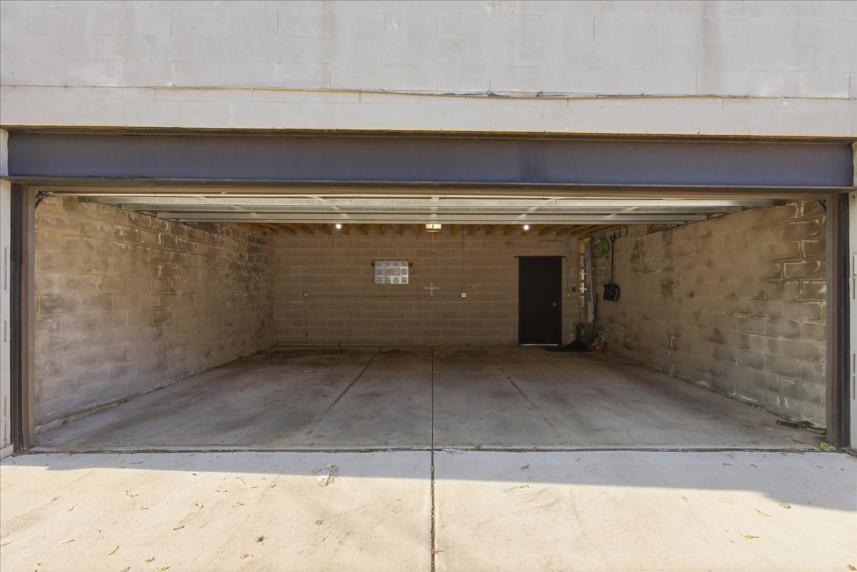 850 West Lill Avenue Chicago IL 60614