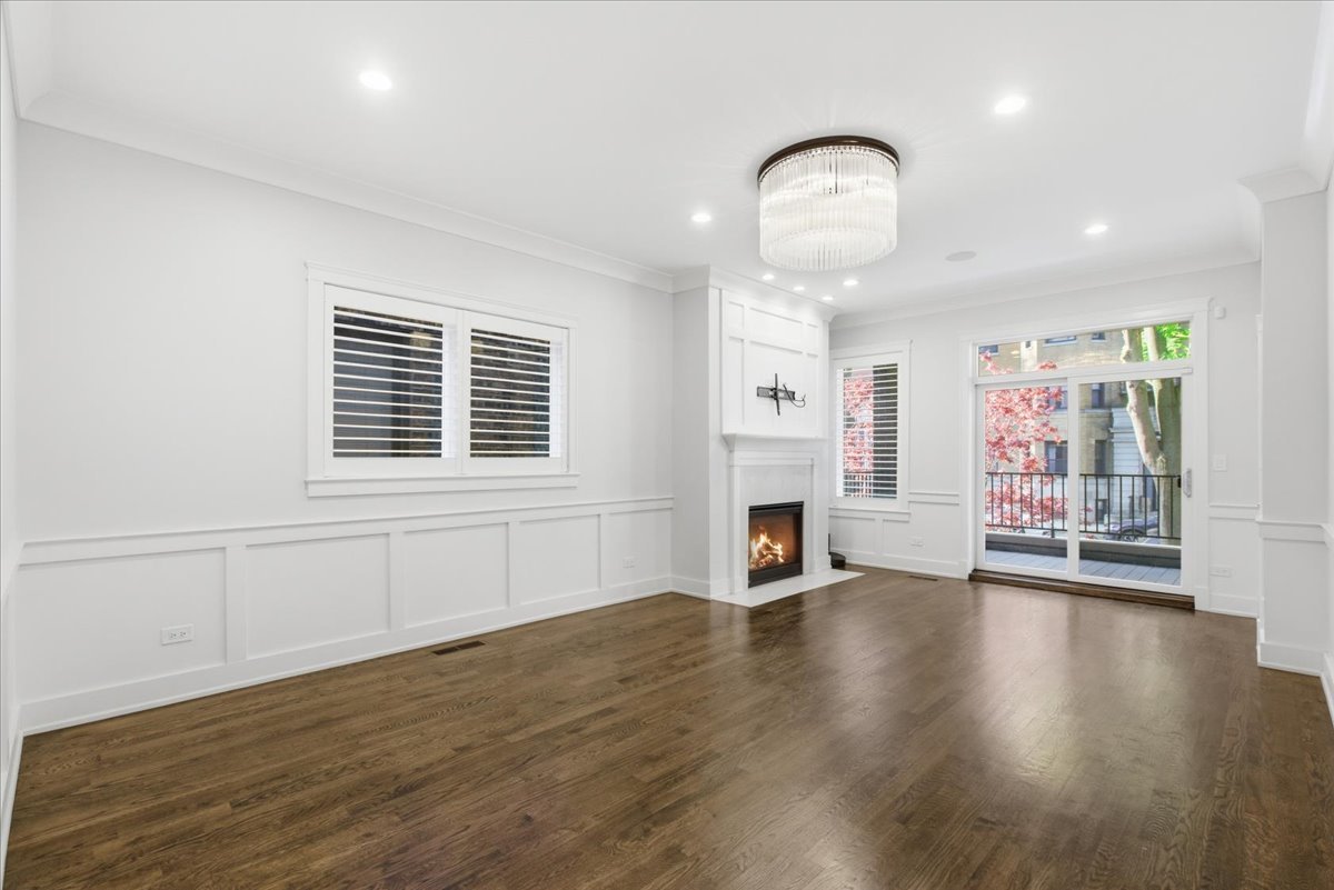 850 West Lill Avenue Chicago IL 60614