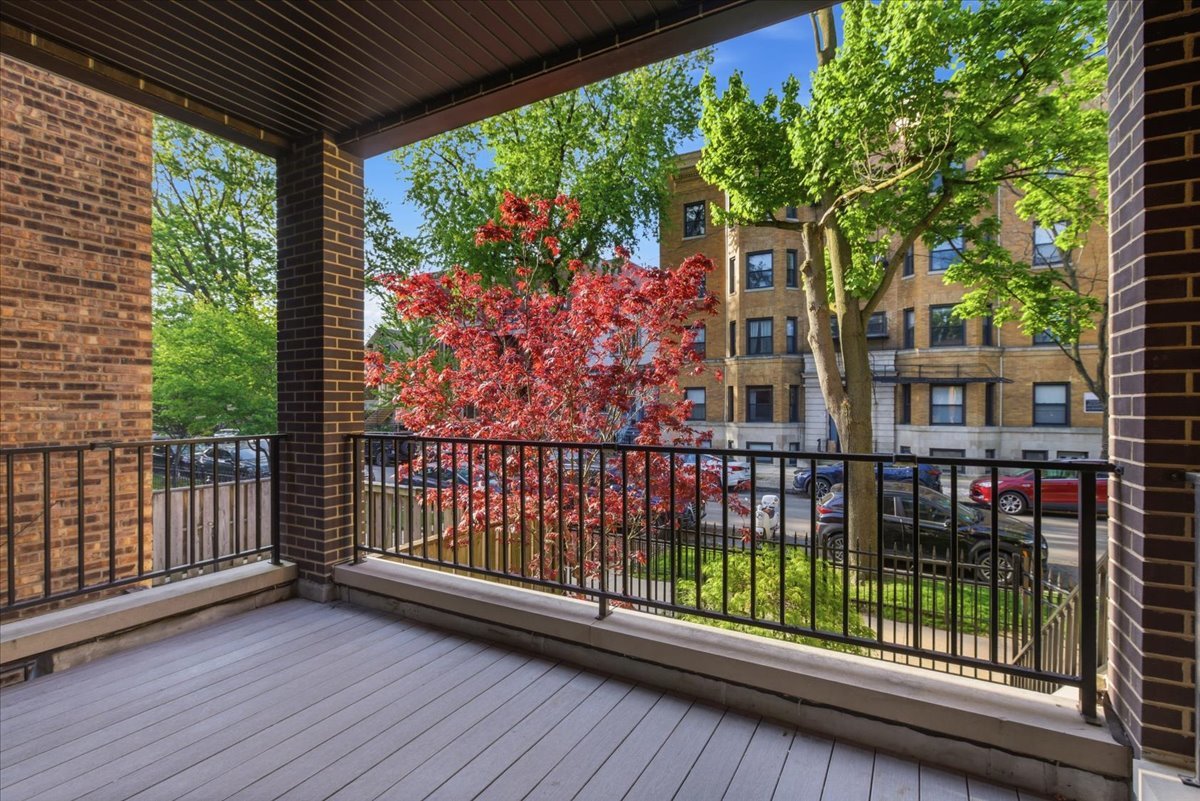 850 West Lill Avenue Chicago IL 60614