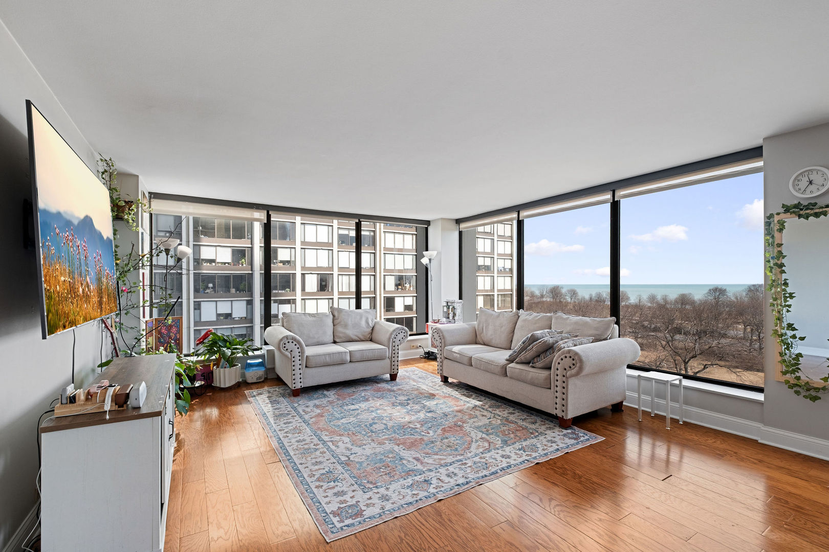 5445 North Sheridan Road Chicago IL 60640