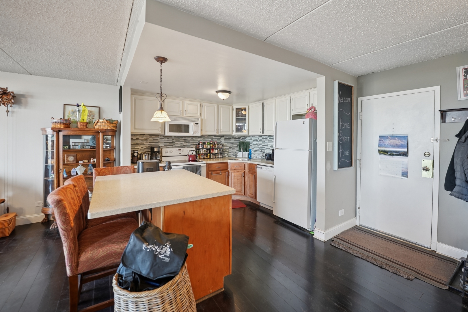 2005 South Finley Road Lombard IL 60148
