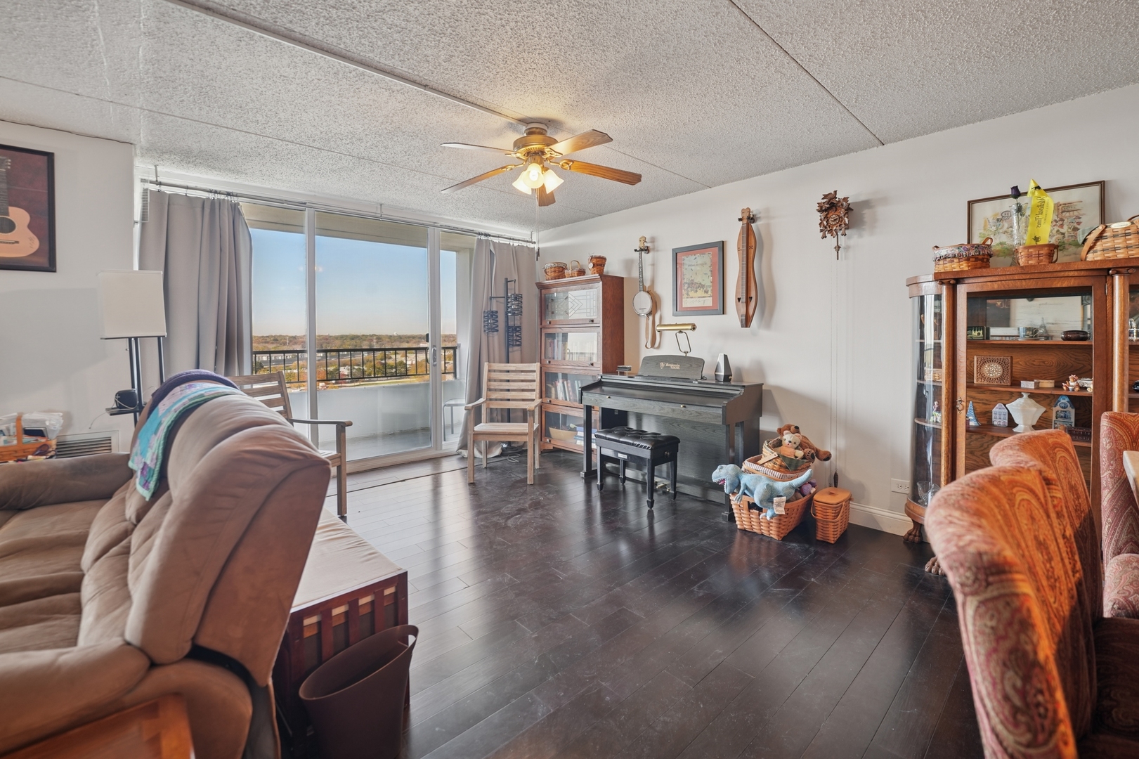2005 South Finley Road Lombard IL 60148