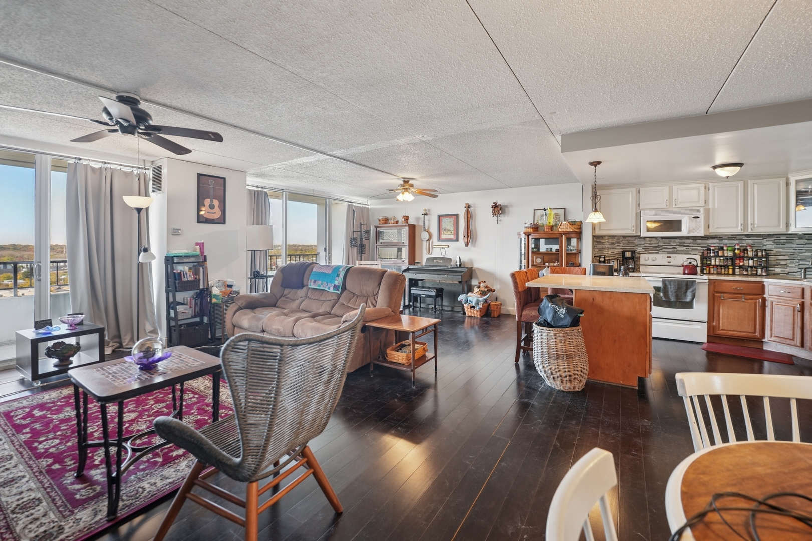 2005 South Finley Road Lombard IL 60148
