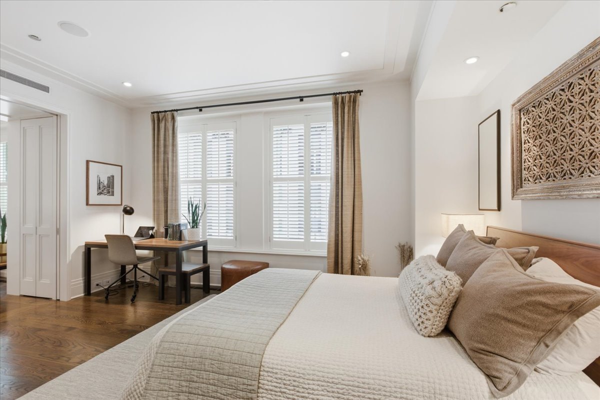 159 East Walton Place Chicago IL 60611