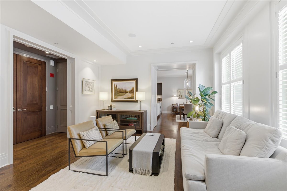 159 East Walton Place Chicago IL 60611
