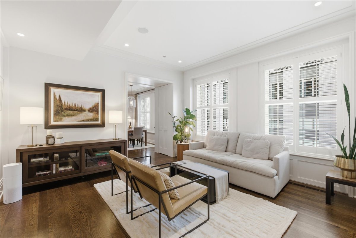 159 East Walton Place Chicago IL 60611