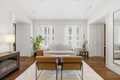 159 East Walton Place Chicago IL 60611