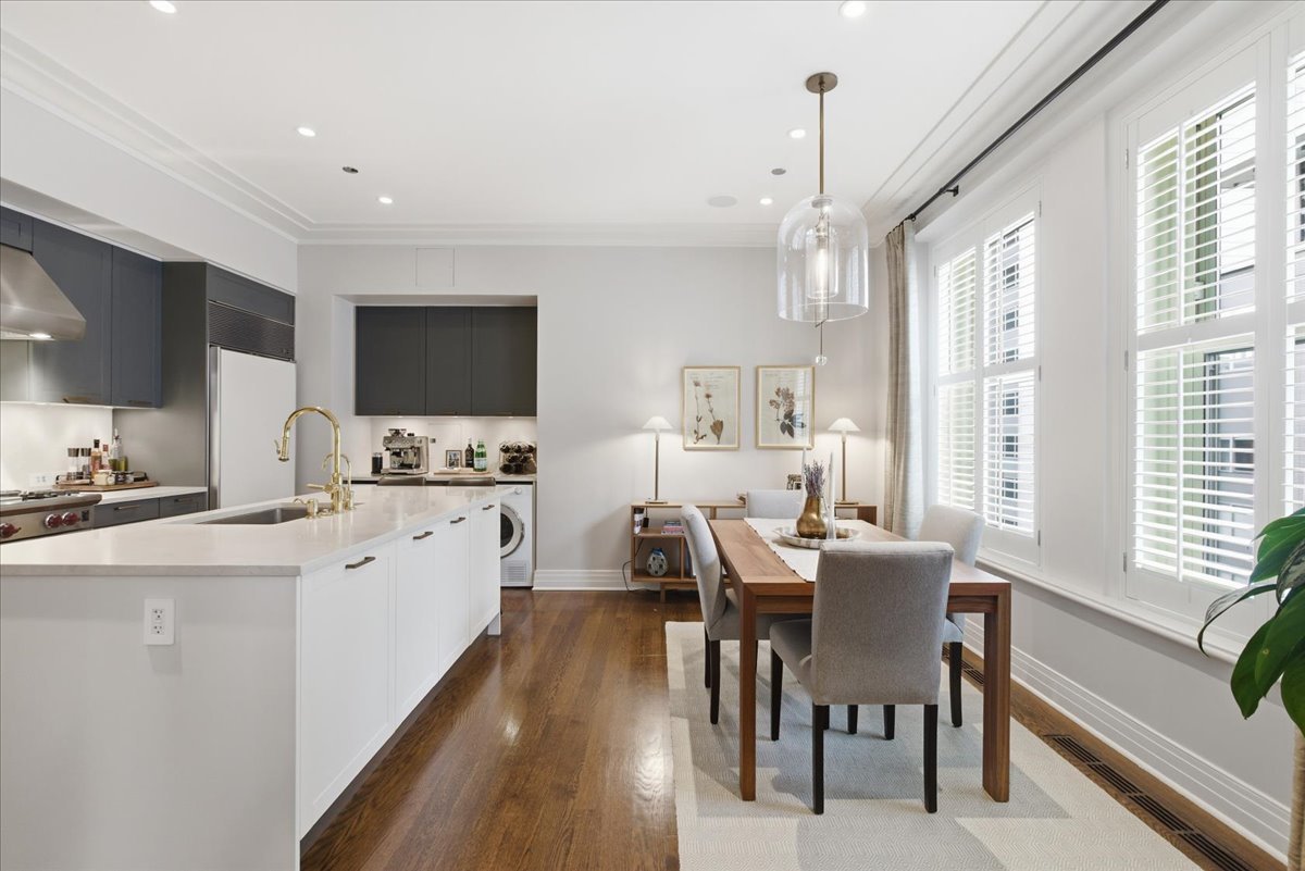 159 East Walton Place Chicago IL 60611