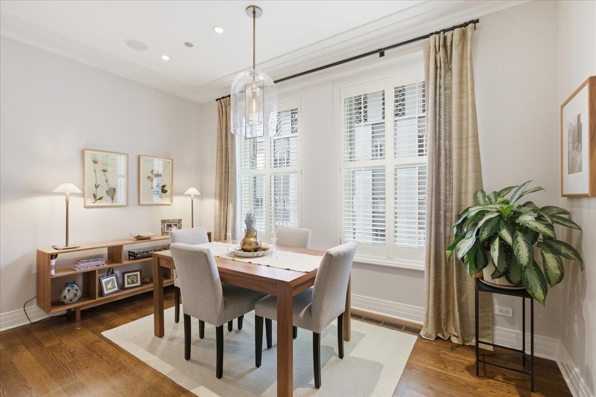 159 East Walton Place Chicago IL 60611