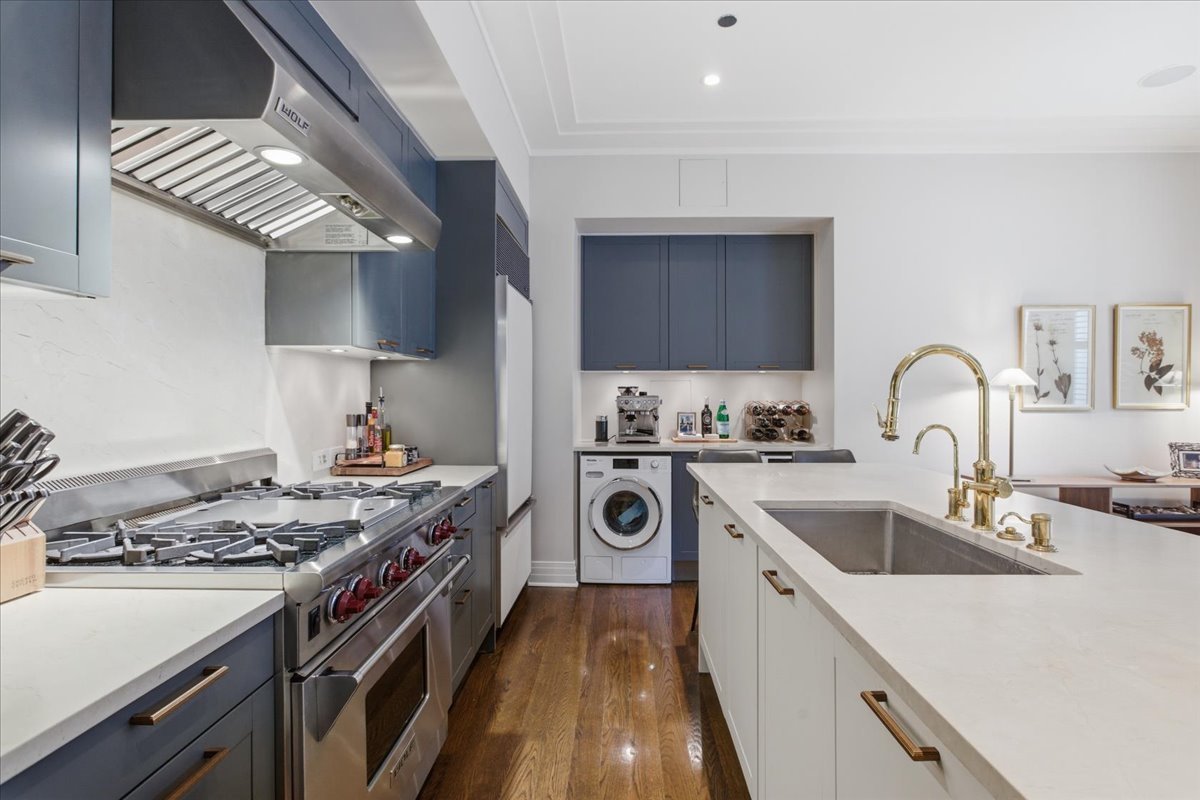159 East Walton Place Chicago IL 60611
