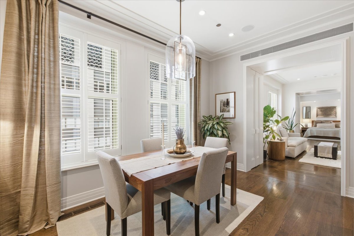 159 East Walton Place Chicago IL 60611