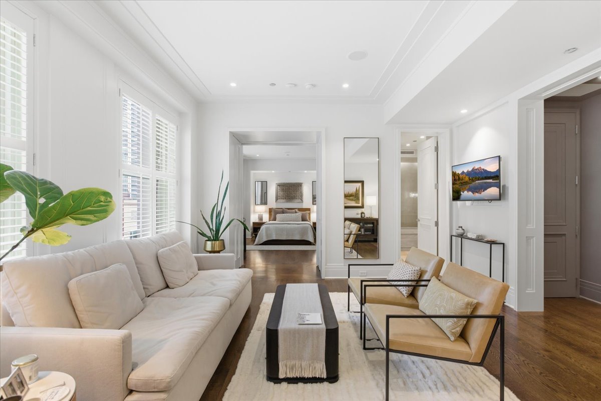 159 East Walton Place Chicago IL 60611