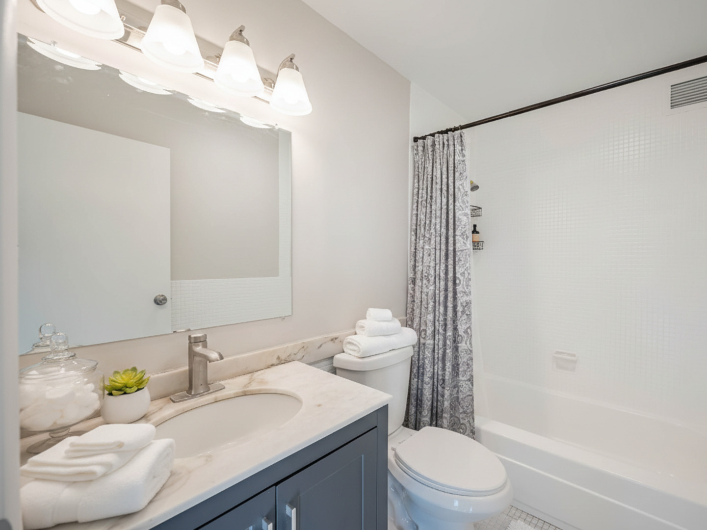 5201 South Cornell Avenue Chicago IL 60615