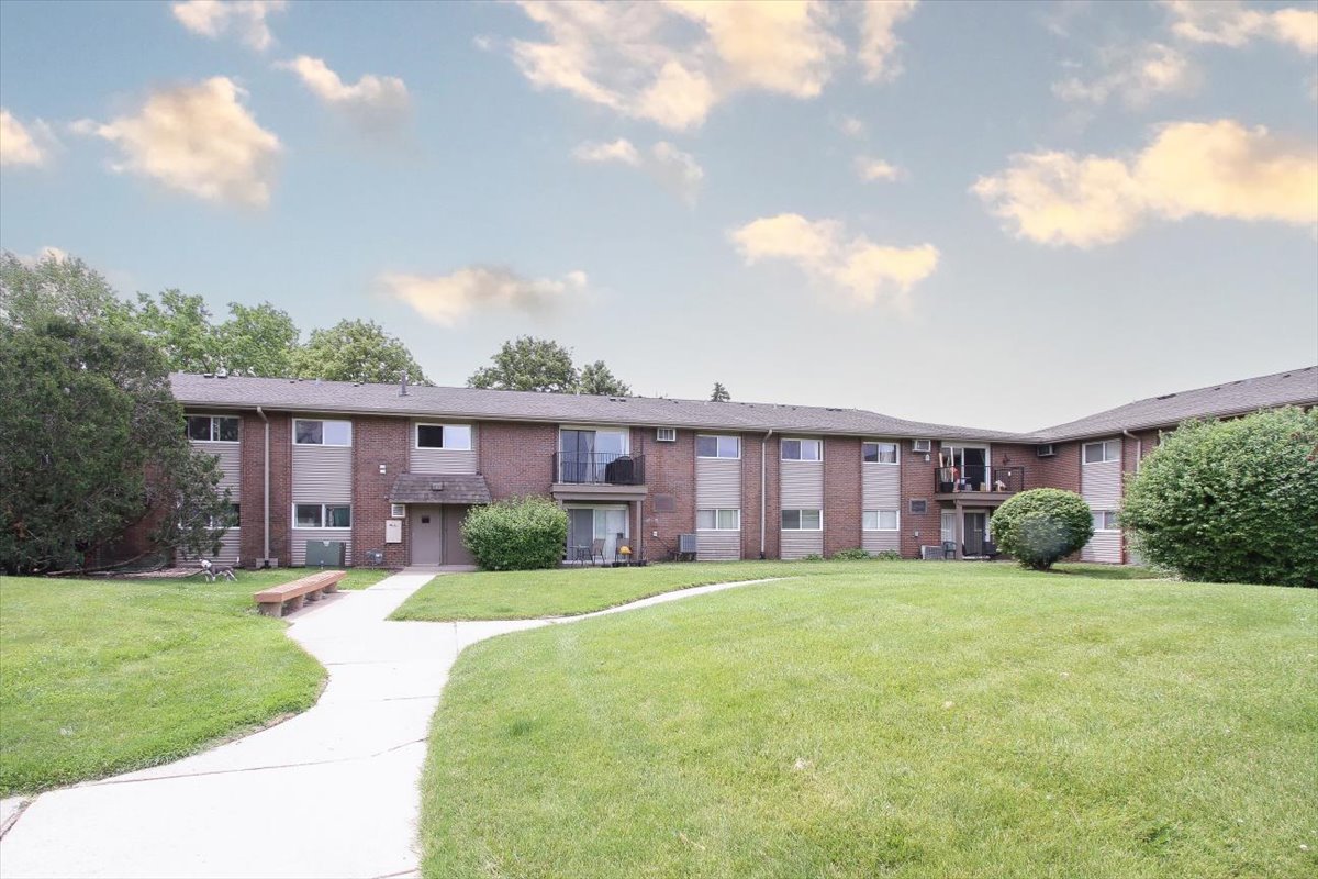2300 Old Tavern Road Lisle IL 60532