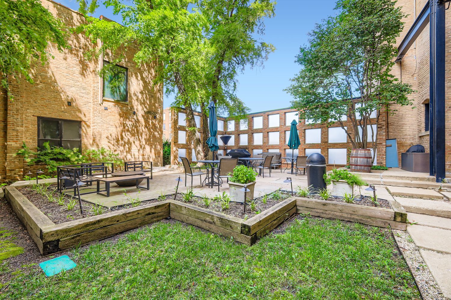1872 North Clybourn Avenue Chicago IL 60614