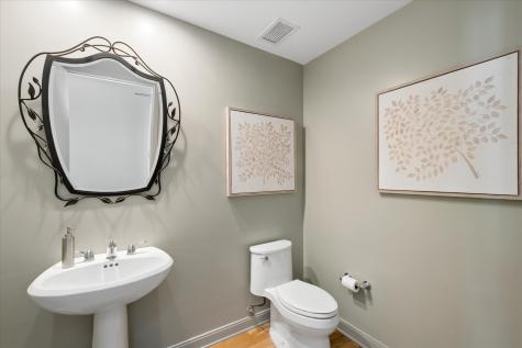 130 North Garland Court Chicago IL 60602