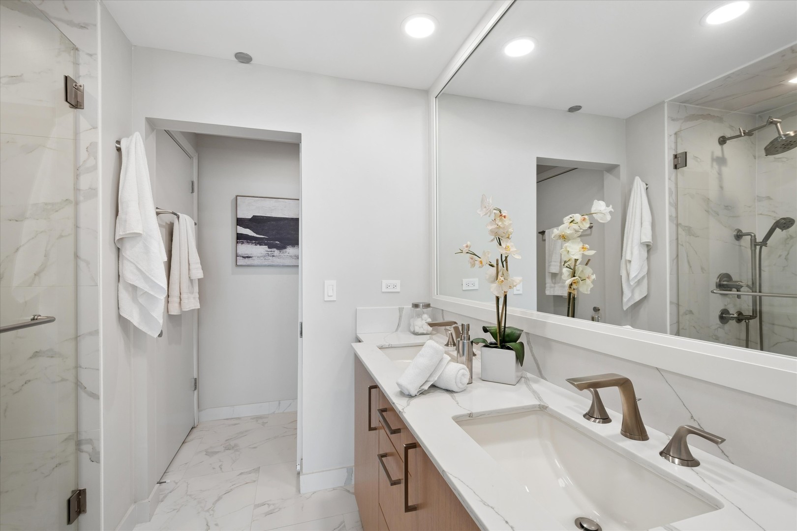 130 North Garland Court Chicago IL 60602