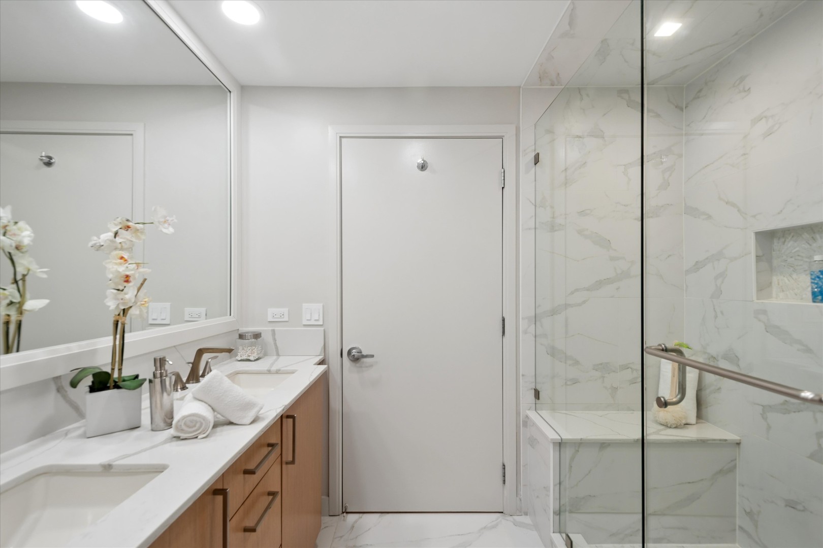 130 North Garland Court Chicago IL 60602