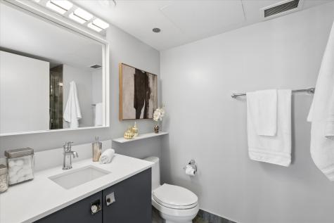 130 North Garland Court Chicago IL 60602