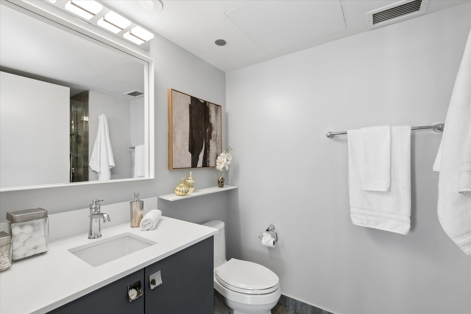 130 North Garland Court Chicago IL 60602