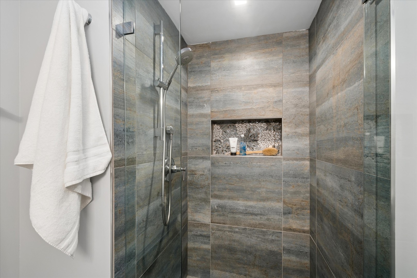 130 North Garland Court Chicago IL 60602