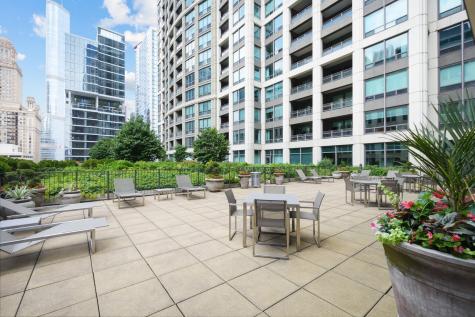 130 North Garland Court Chicago IL 60602